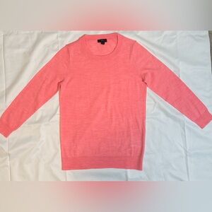 J.Crew Tippi Sweater 100% Merino wool, crewneck, classic fit, coral pink Small